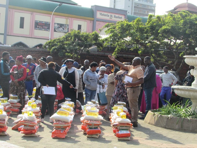 Durban Archdiocese. Distribution of food parcels (1)